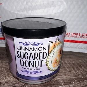 Bath and Body Works Cinnamon Sugared Donut Three Wick Candle 3 wick